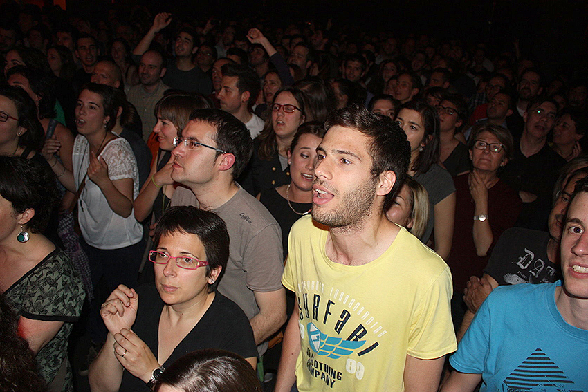 El públic al concert dels Manel a la sala Nau B1 de Granollers el març de 2013