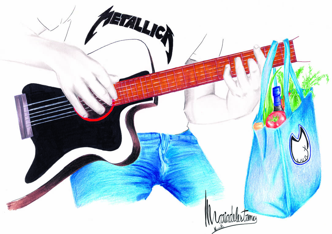 Un home amb una samarreta de Metallica tocant la guitarra