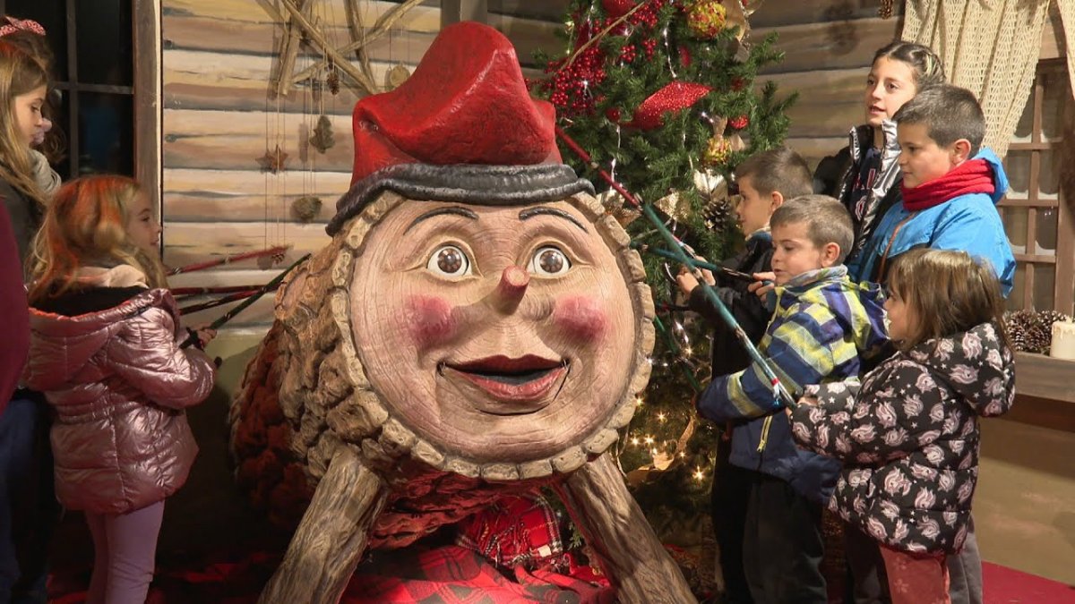 Alguns dels visitants, diumenge a la tarda