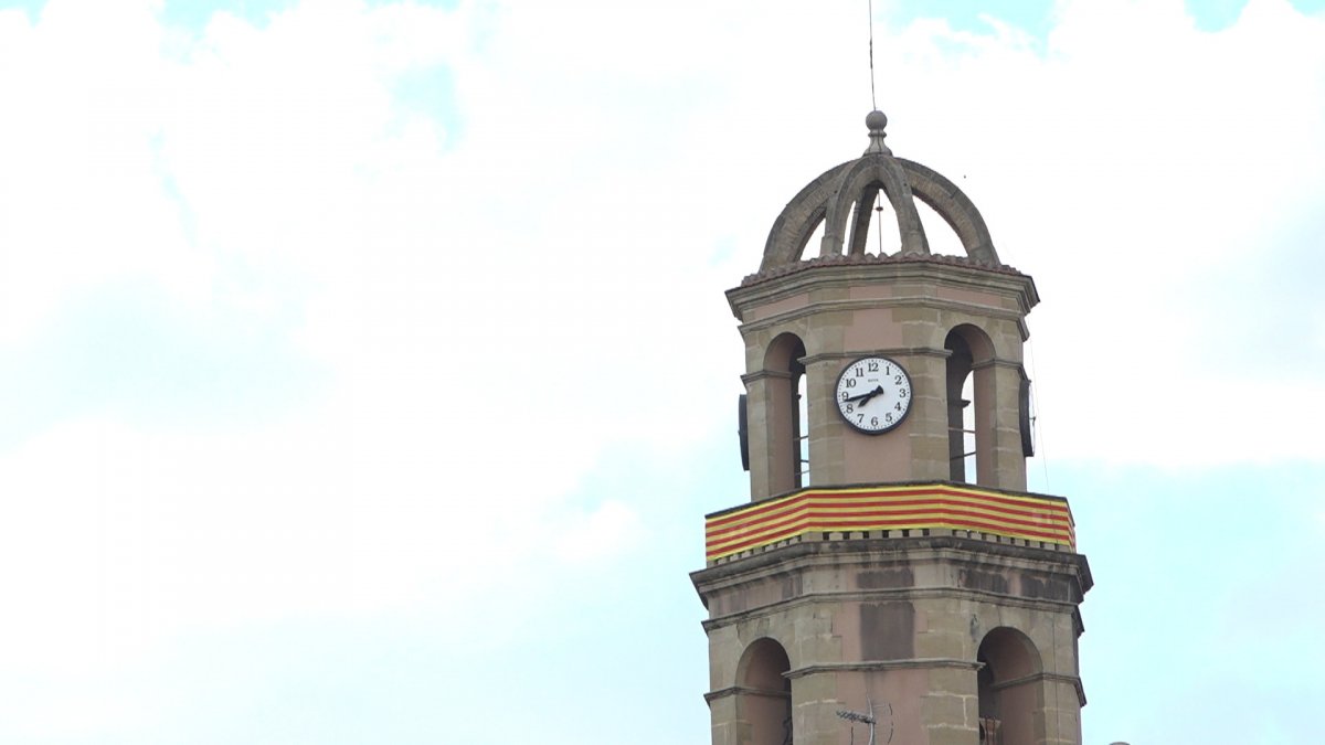 El campanar de l'església de Sant Hipòlit de Voltregà