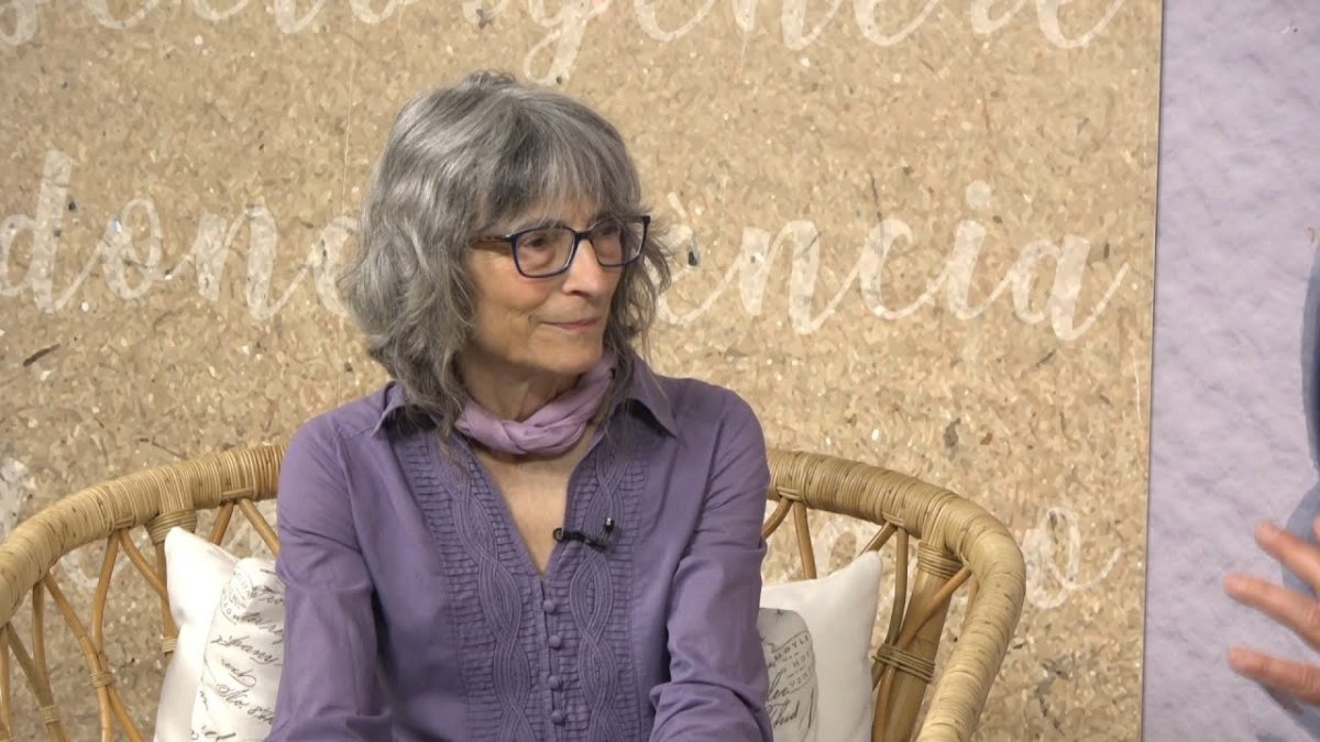 Roser Reixach, coautora del llibre, en un moment de l'entrevista