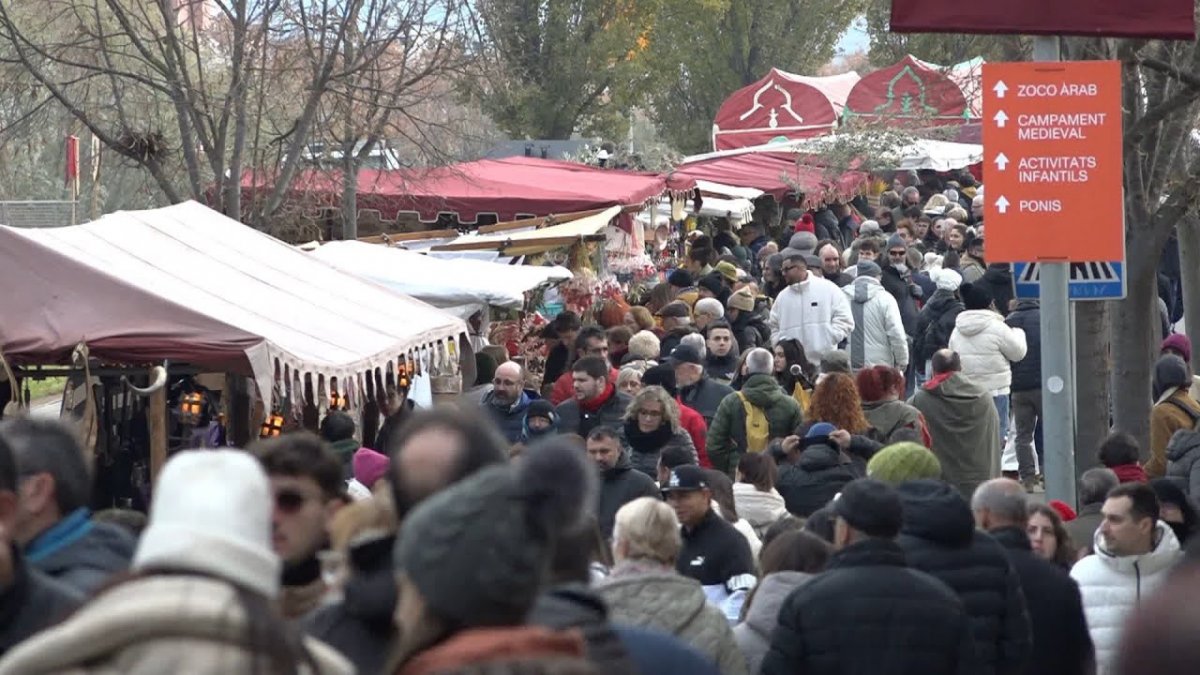 La gentada al Mercat Medieval de Vic, una de les estampes del cap de setmana