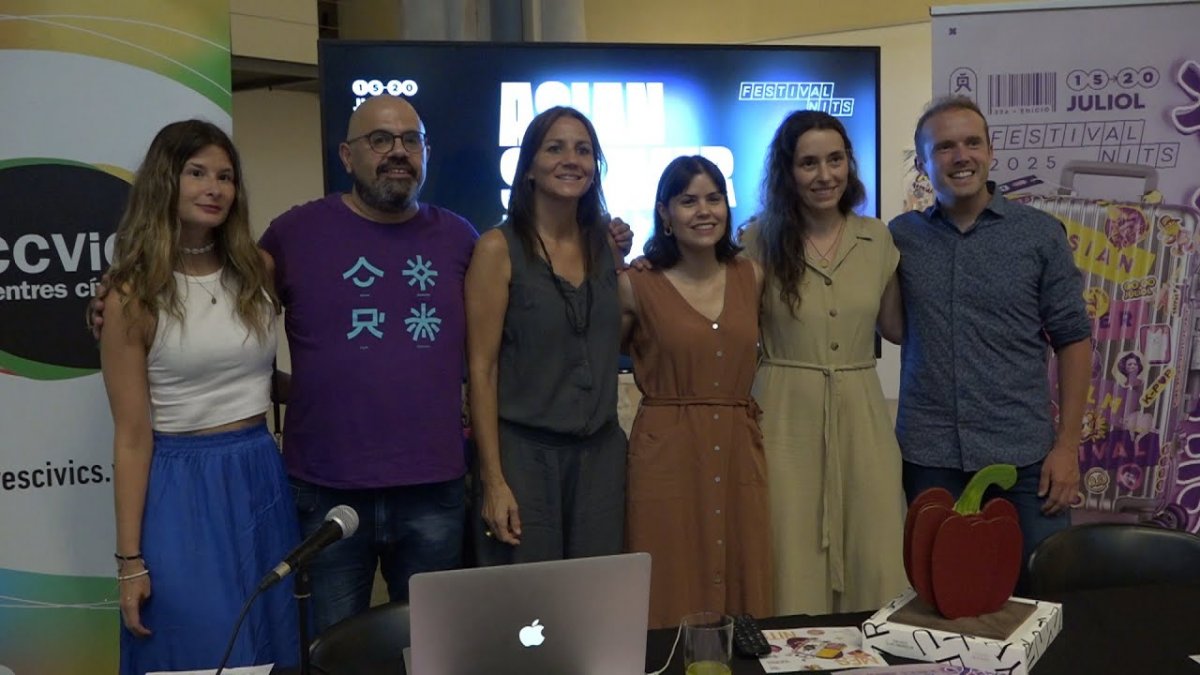 Foto de família dels organitzadors del festival, a la presentació d'aquest dimecres