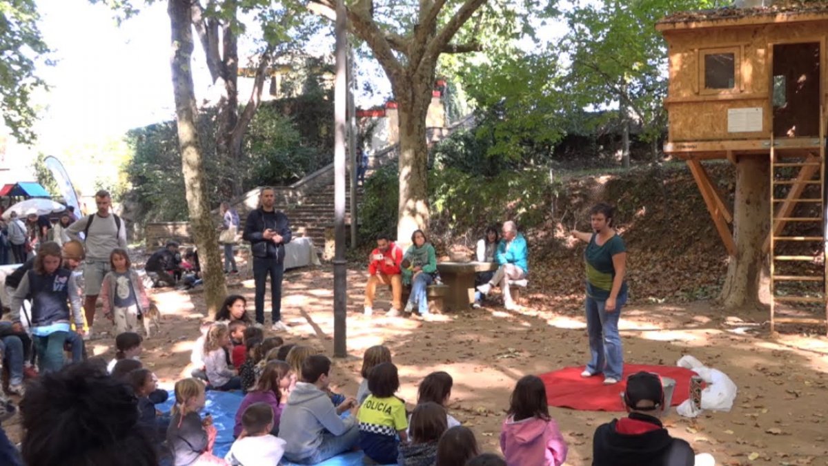 Un moment de l'activitat al parc de les Set Fonts