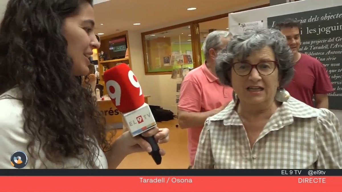 Un moment de l'entrevista a Fàtima Izquierdo, una de les impulsores de la mostra