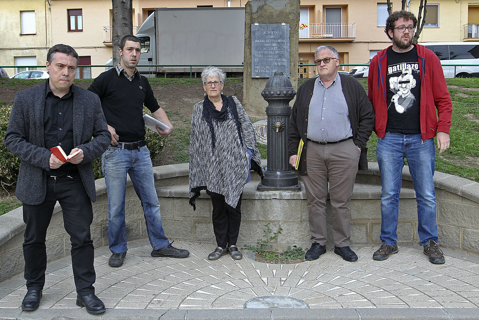 Els denunciats, Lluís Toneu, Eduard Vila, Roser Iborra, l'advocat Antoni Iborra i Francesc Manrique el maig passat quan van crear la plataforma 