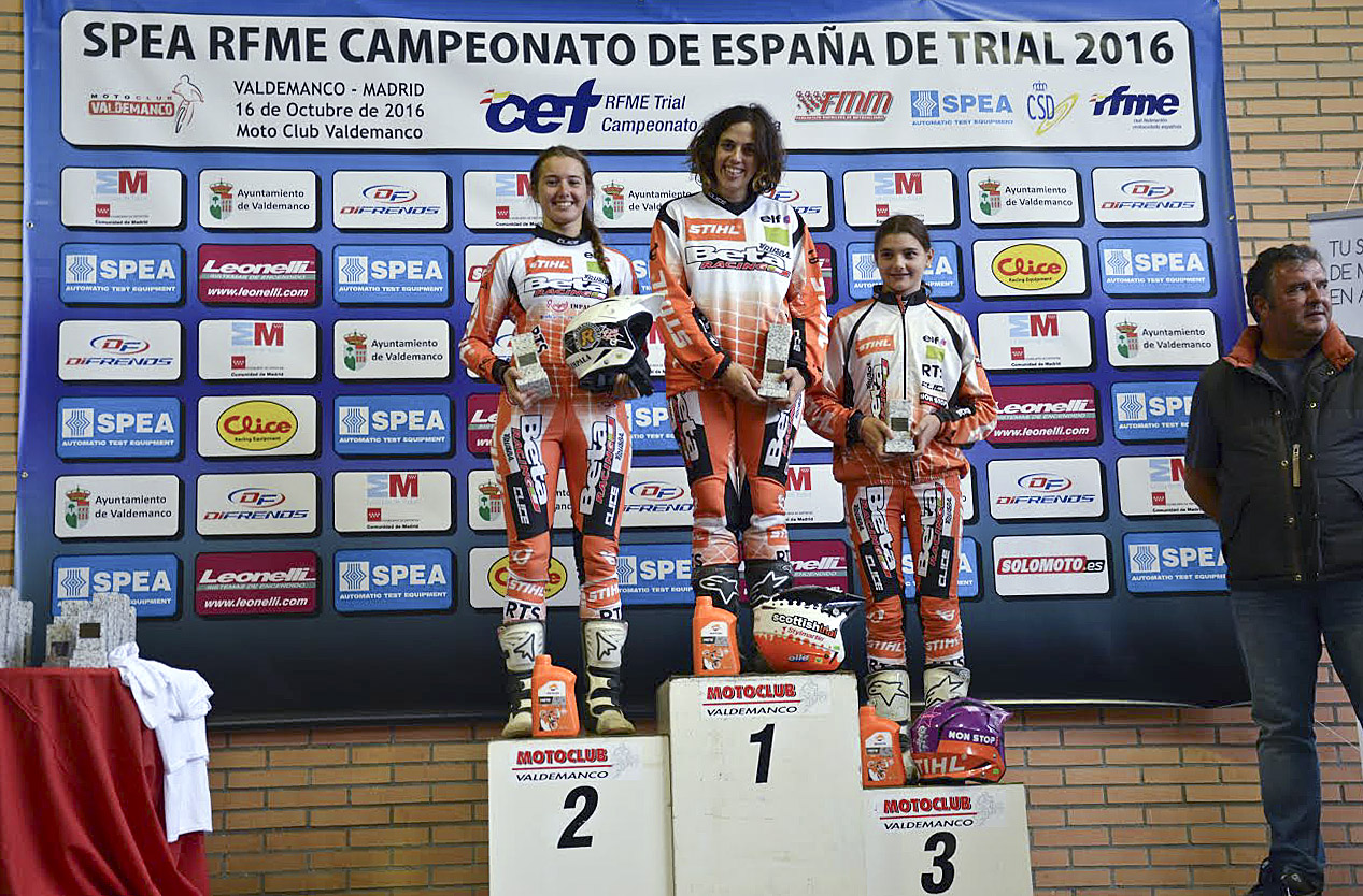 D'esquerra a dreta, Abellán, Conde i Múrcia al podi de l'última prova del Campionat d'Espanya