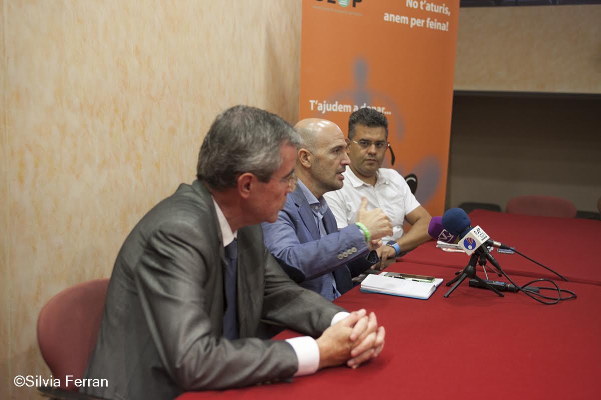 Josep Franci, Sergi Mingote i el regidor Antoni Fernández en la presentació de l'acord