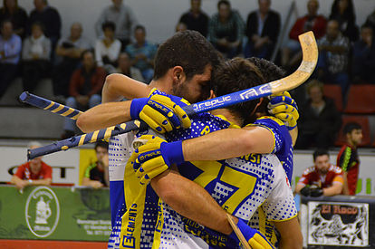 Celebració d'un dels gols de Recam Láser Caldes en el partit de dissabte