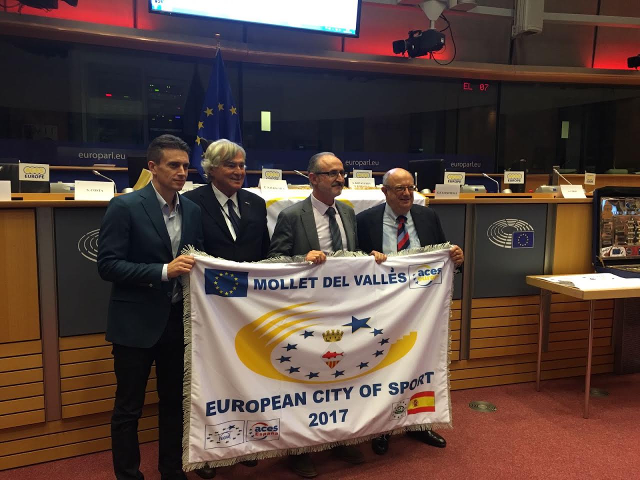 La bandera es va lliurar aquest dimecres al Parlament Europeu