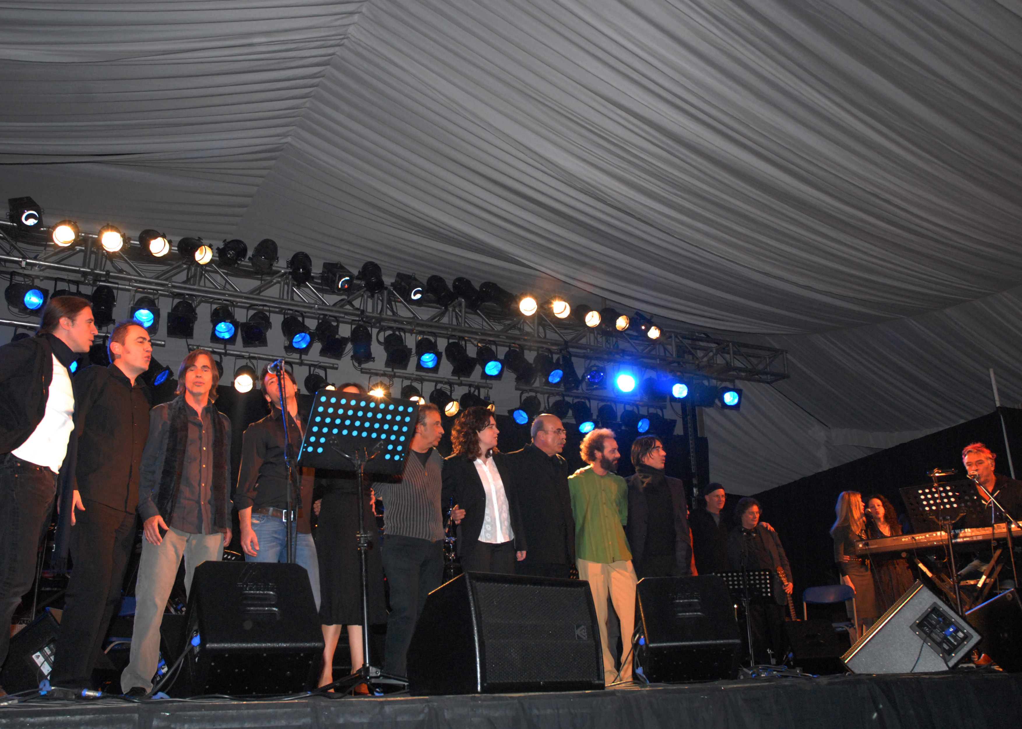 Tots els artistes participants a l'espectacle van acabar el concert interpretant 'Hallelujah'