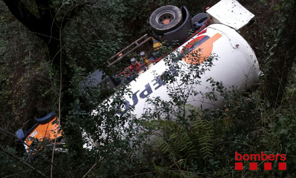 El camió accidentat a Sant Pere de Vilamajor