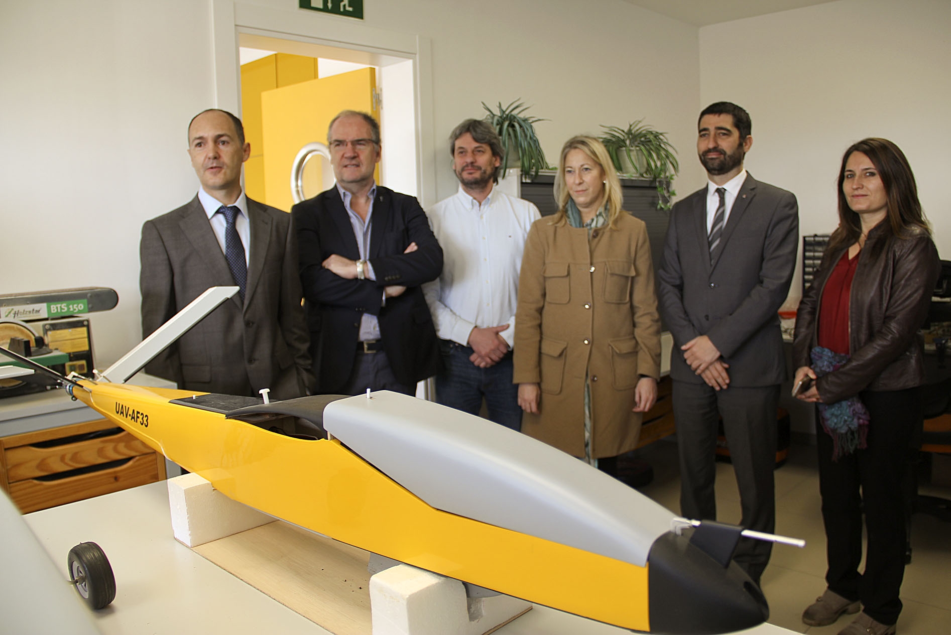 La consellera Neus Munté va visitar el Barcelona Drone Center aquest dijous al matí