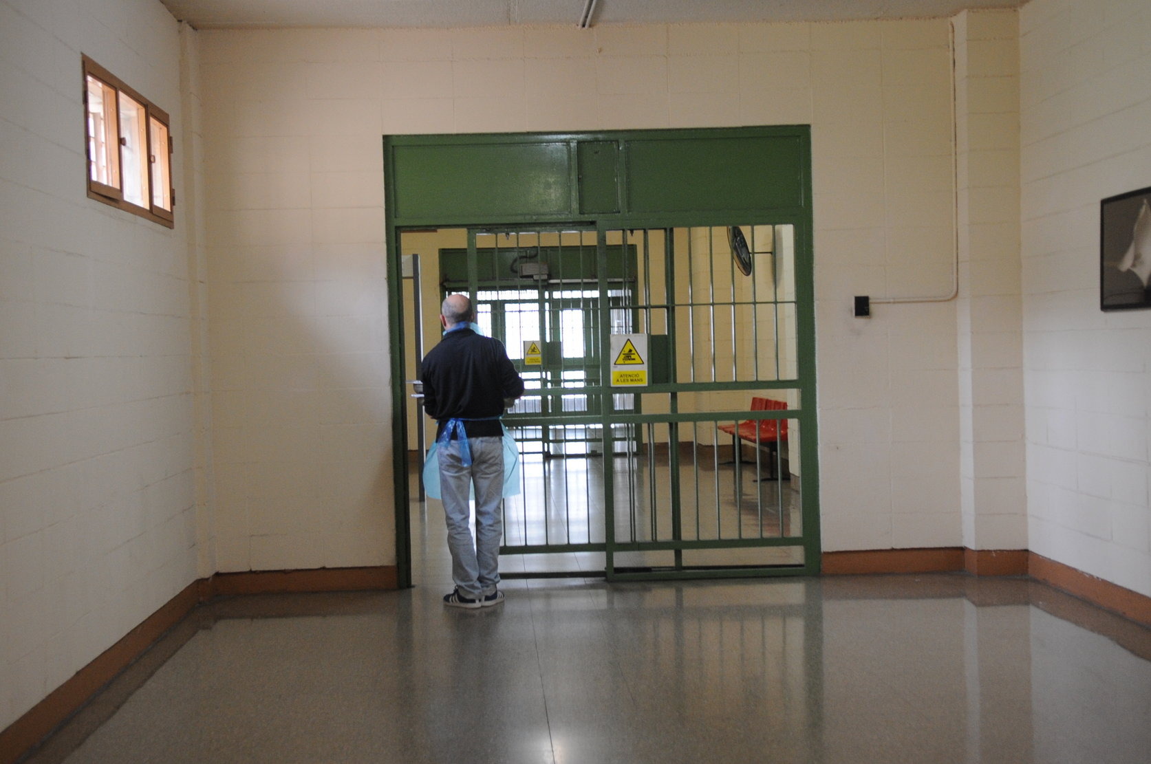 Un passadís interior de la presó de Quatre Camins