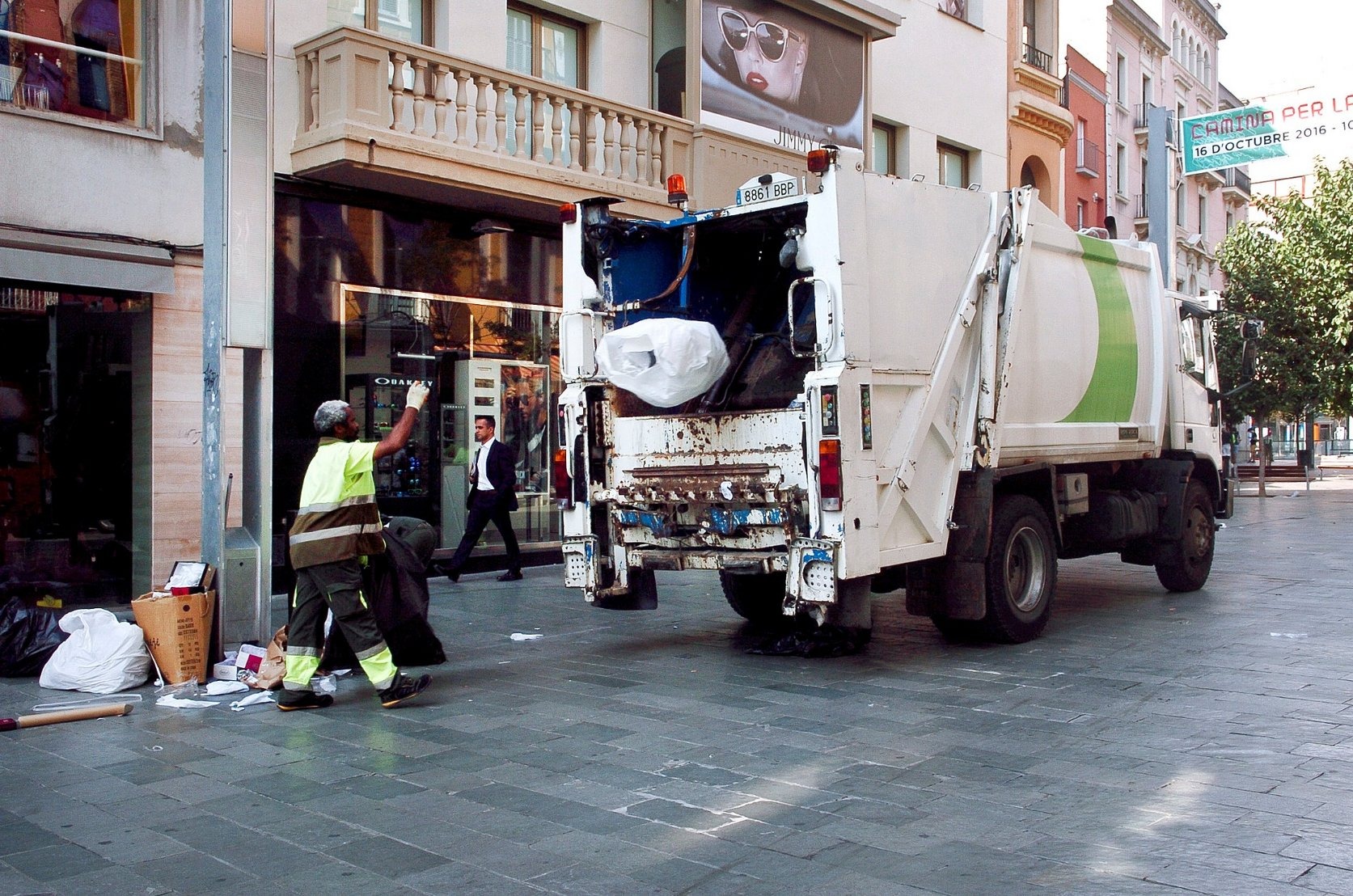 Un camió del servei de recollida de residus