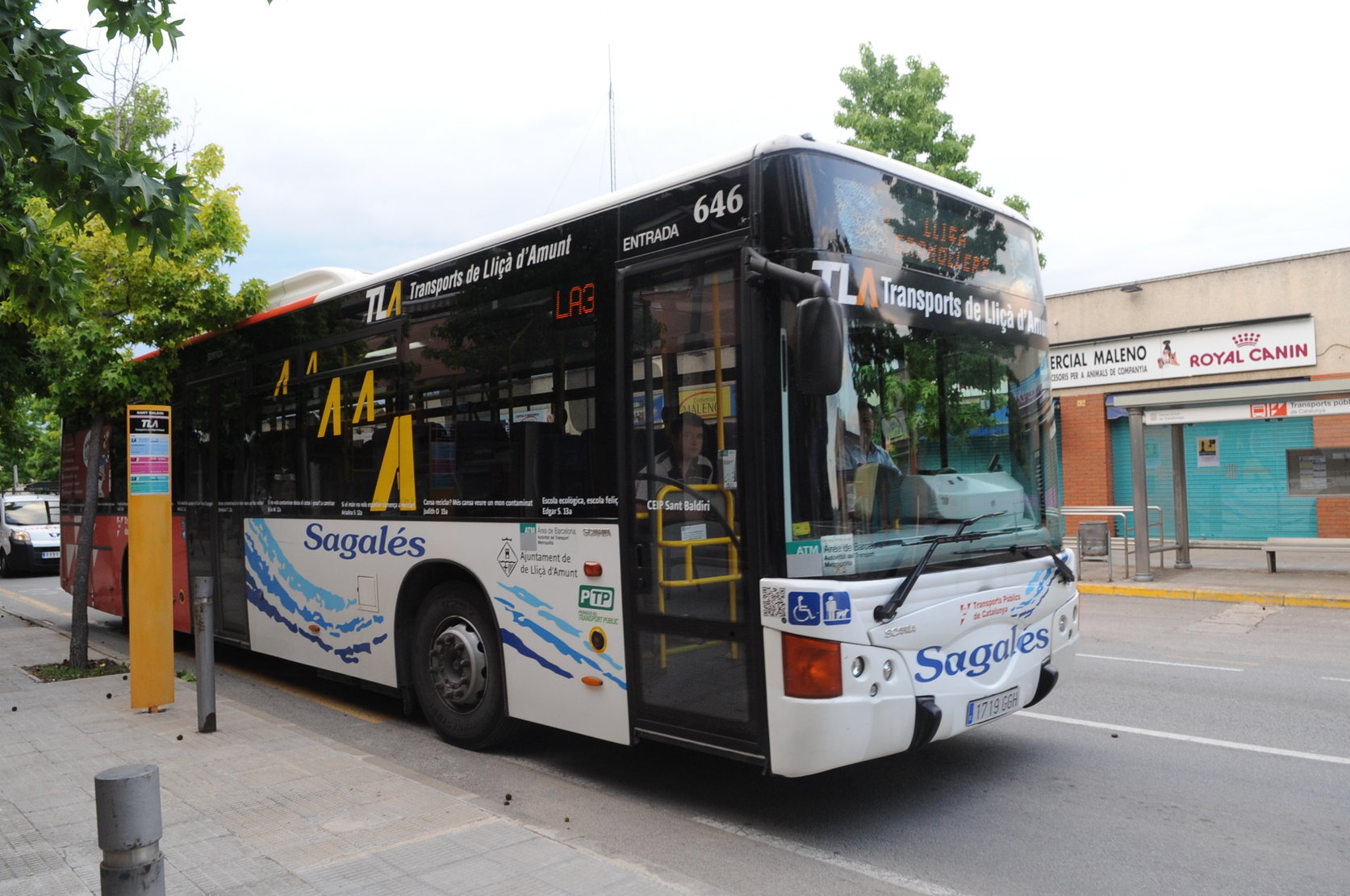 Un dels autobusos del servei urbà de Lliçà d'Amunt en una imatge d'arxiu