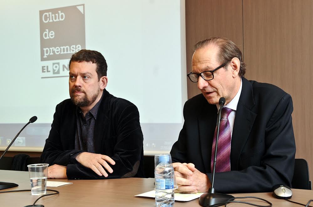 Francesc Marc Álvaro amb Jordi Molet durant la conferència