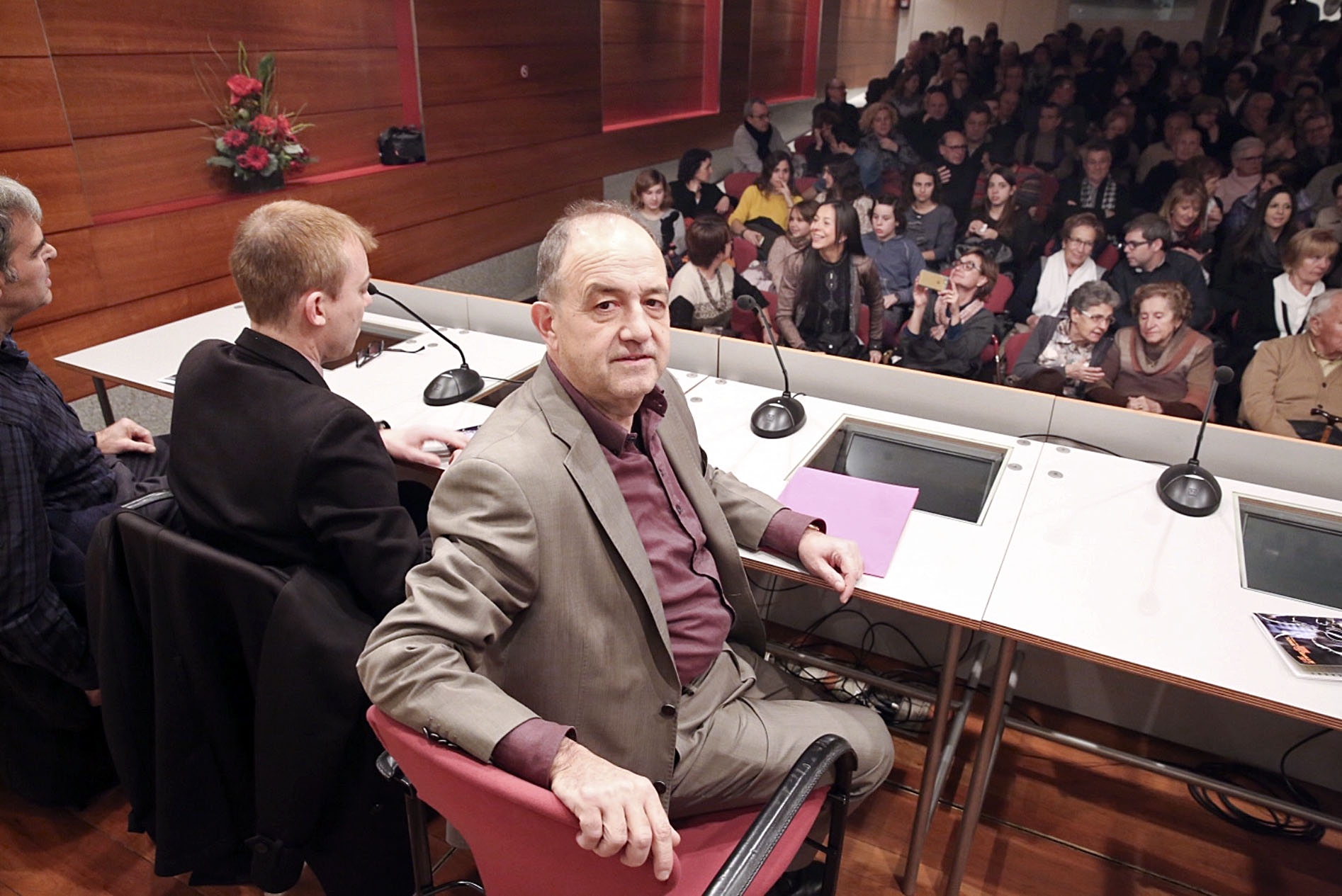Celebració dels Tonis de Manlleu amb el pregó a càrrec del periodista, actor i músic Jaume Collell