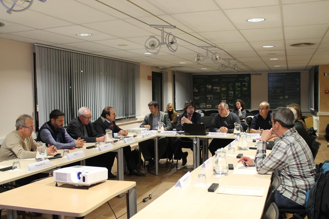 La trobada amb responsables de la Generalitat de representants municipals i dels industrials de les Franqueses