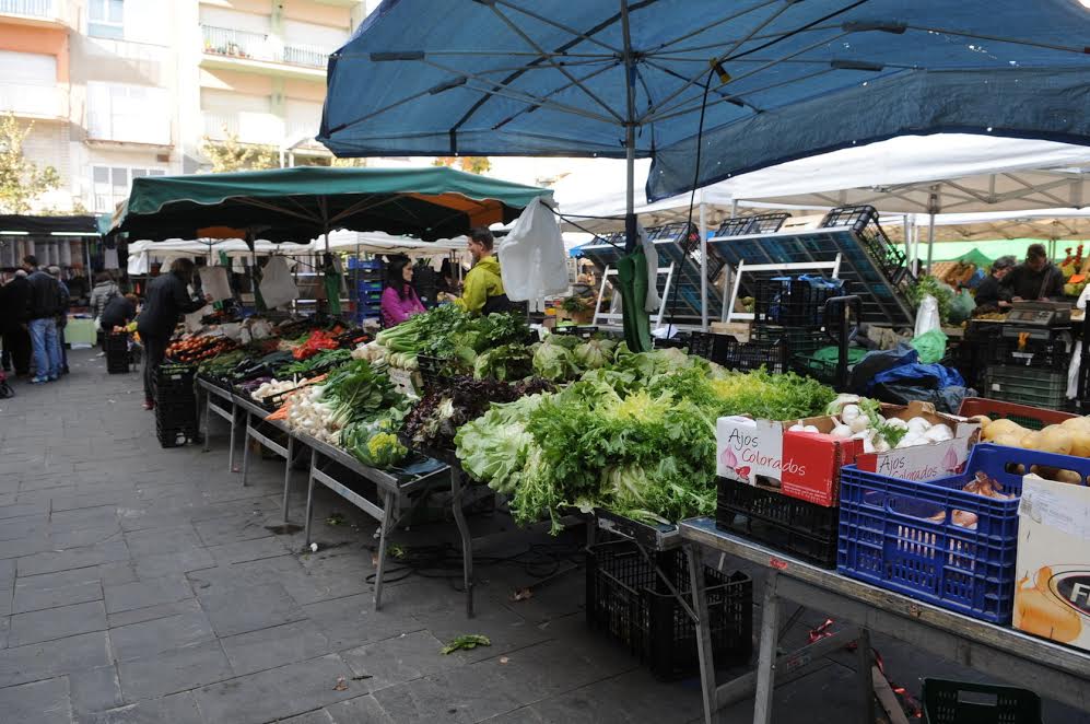 La venda de productes de proximitat al carrer a Granollers guanya oportunitats amb el nou mercat que s'instal·larà a la plaça de la Corona
