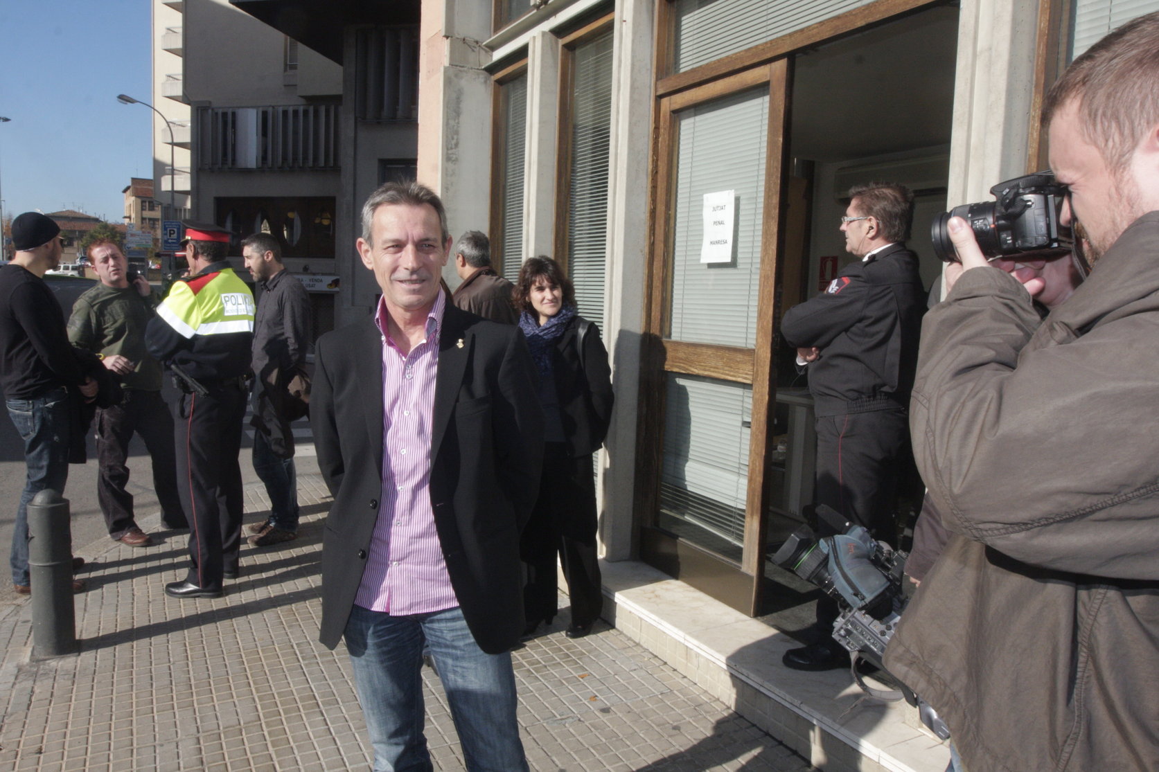 Josep Anglada en una fotografia d'arxiu davant el jutjat de Vic
