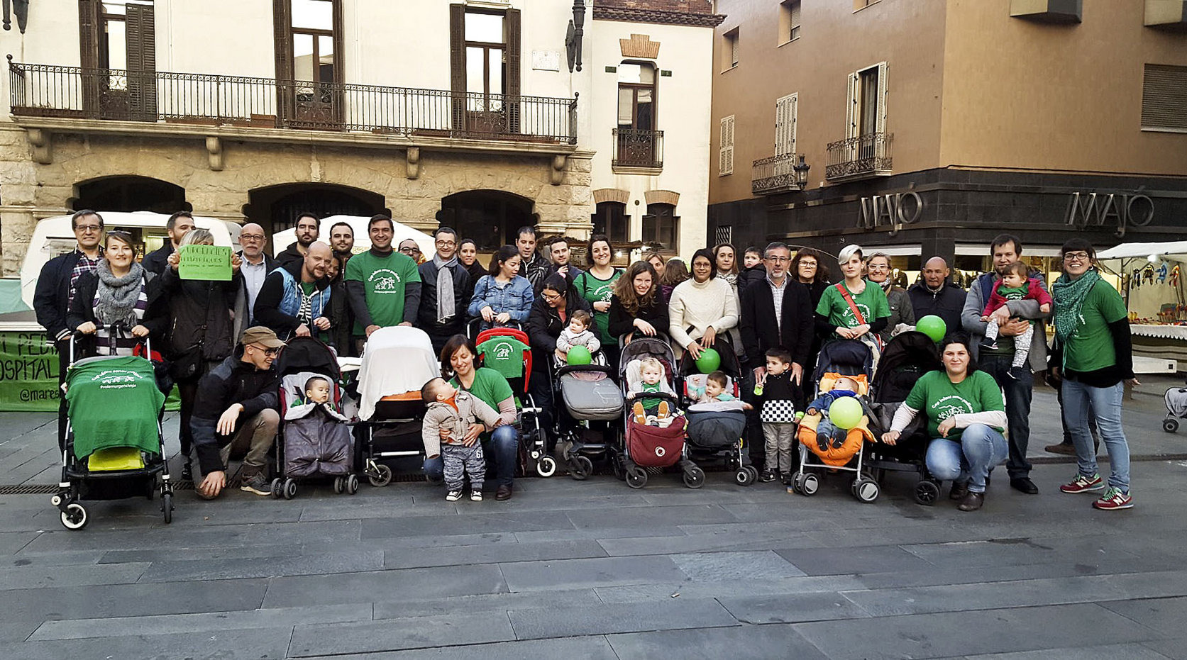 Una de les mobilitzacions del col·lectiu Mares Baix Montseny per reclamar urgències pediàtriques a Sant Celoni