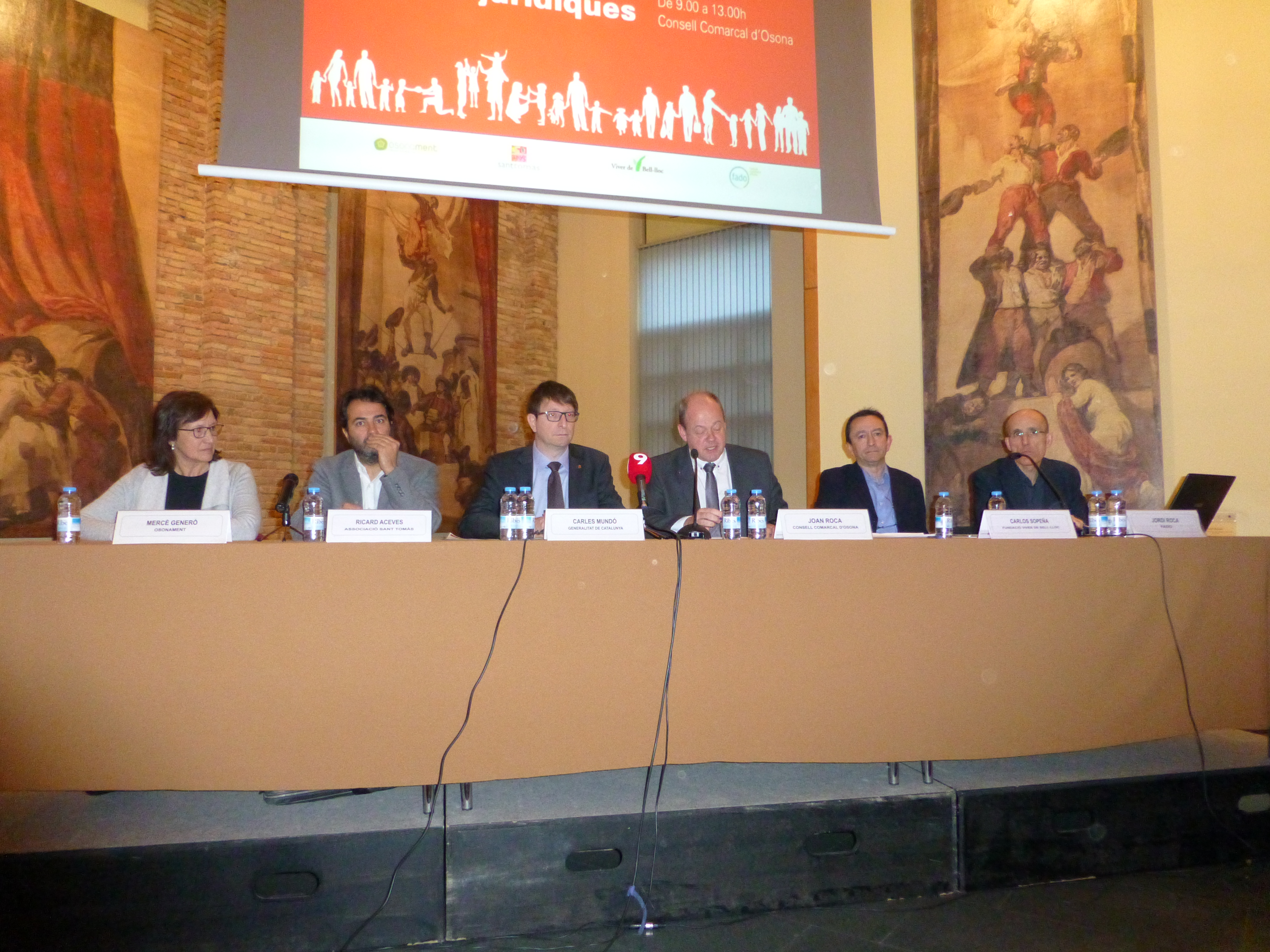 D'esquerra a dreta. Mercè Generó, Ricard Aceves,, Carles Mundó, Joan roca, Carlos Sopeña i Jordi Roca durant l'acte de presentació