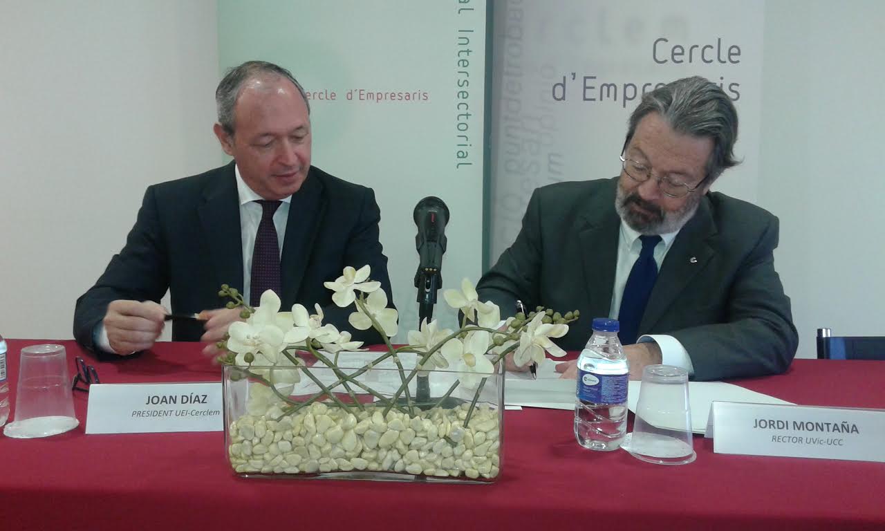 El president de la UEI-Cerclem, Joan Díaz, i el rector de la UVic-UCC, Jordi Montaña, han firmat aquest dimecres el conveni de col·laboració