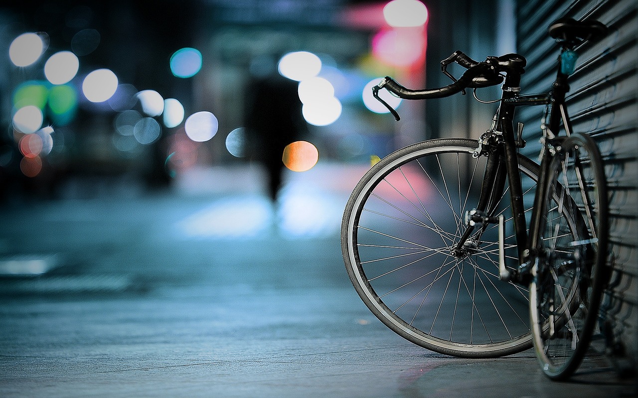 Els agents van localitzar la conductora amb bicicleta a les 3 de la matinada al passeig de la Generalitat