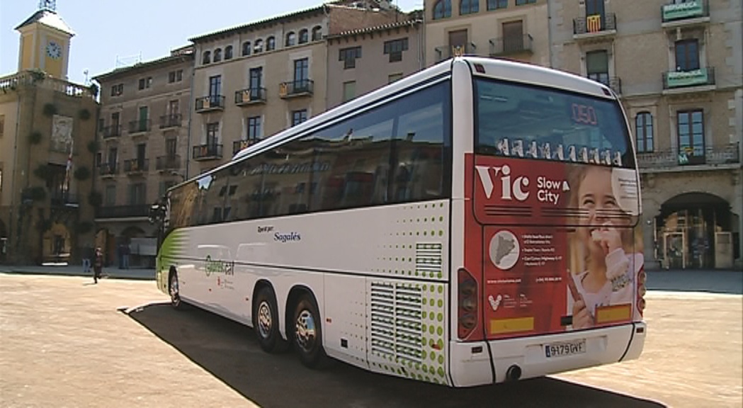 El bus ja està rotulat amb la publicitat de Vic