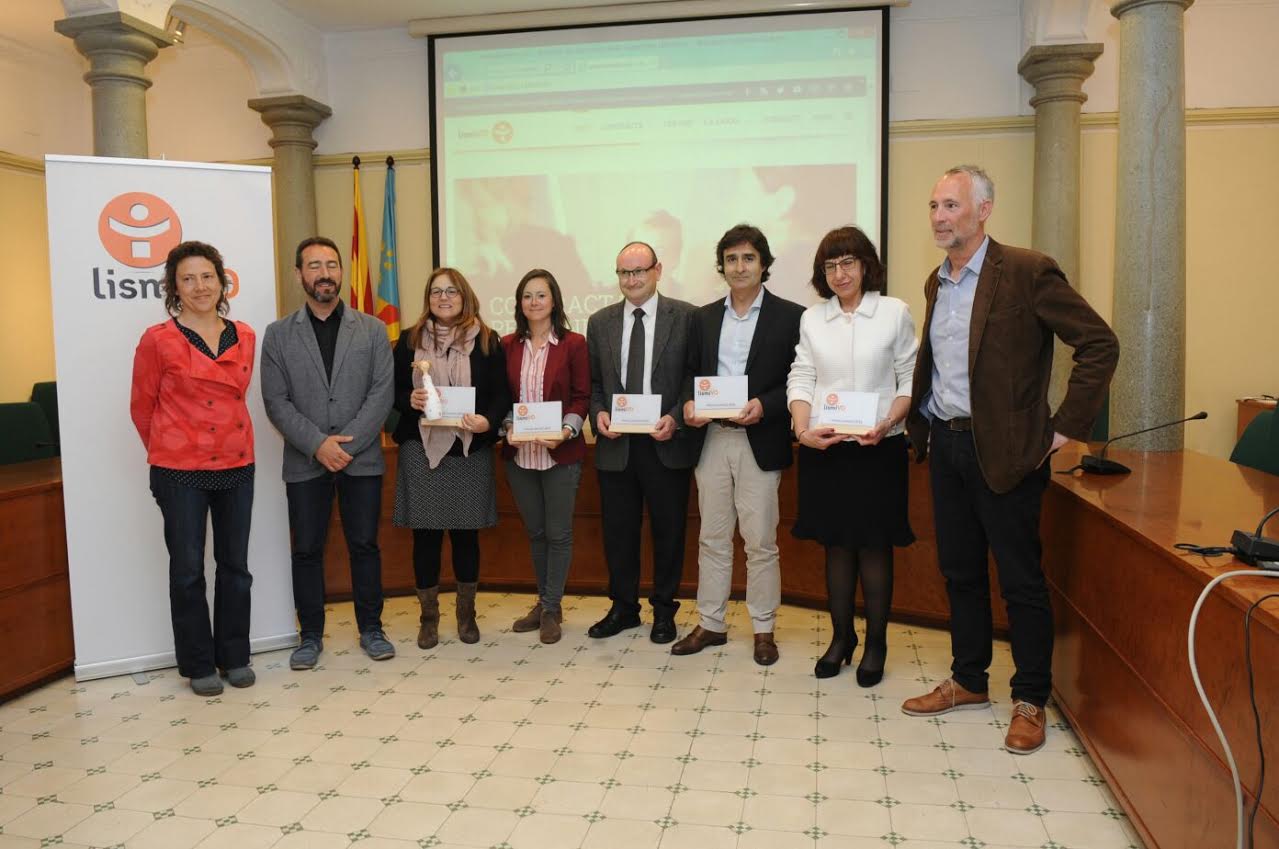 Els premiats amb el president del Consell Comarcal, la consellera de Promoció Econòmica i l'alcalde de Cardedeu