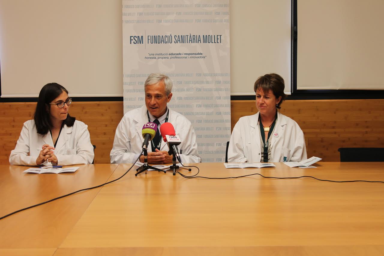 Les directores assistencial i d'infermeria, Xènia Acebes i Mireia Vicente, han presentat el pla amb el director general de la Fundació, Jaume Duran