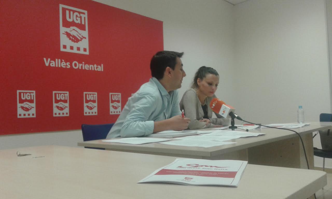 Òscar Riu, secretari comarcal, i Núria Gilgado, secretària nacional d'Acció Sindical, han presentat l'informe aquest dimecres