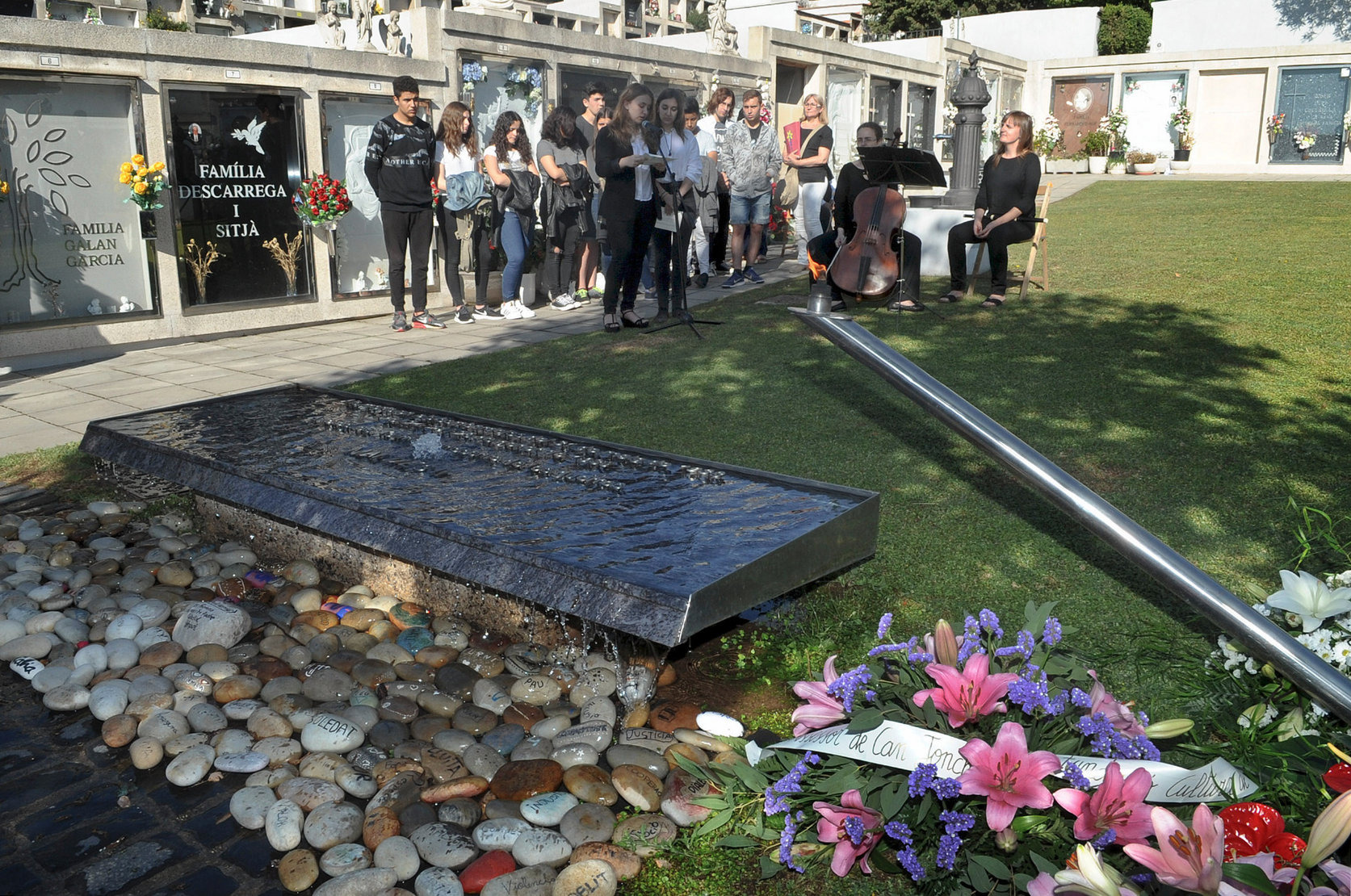 L'acte de record del bombardeig que es va fer el 31 de maig de l'any passat al cementiri