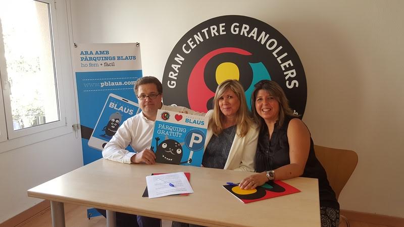 Miquel Àngel Andújar, Dolors Barbany i Laura Sabatés en la firma de l'acord
