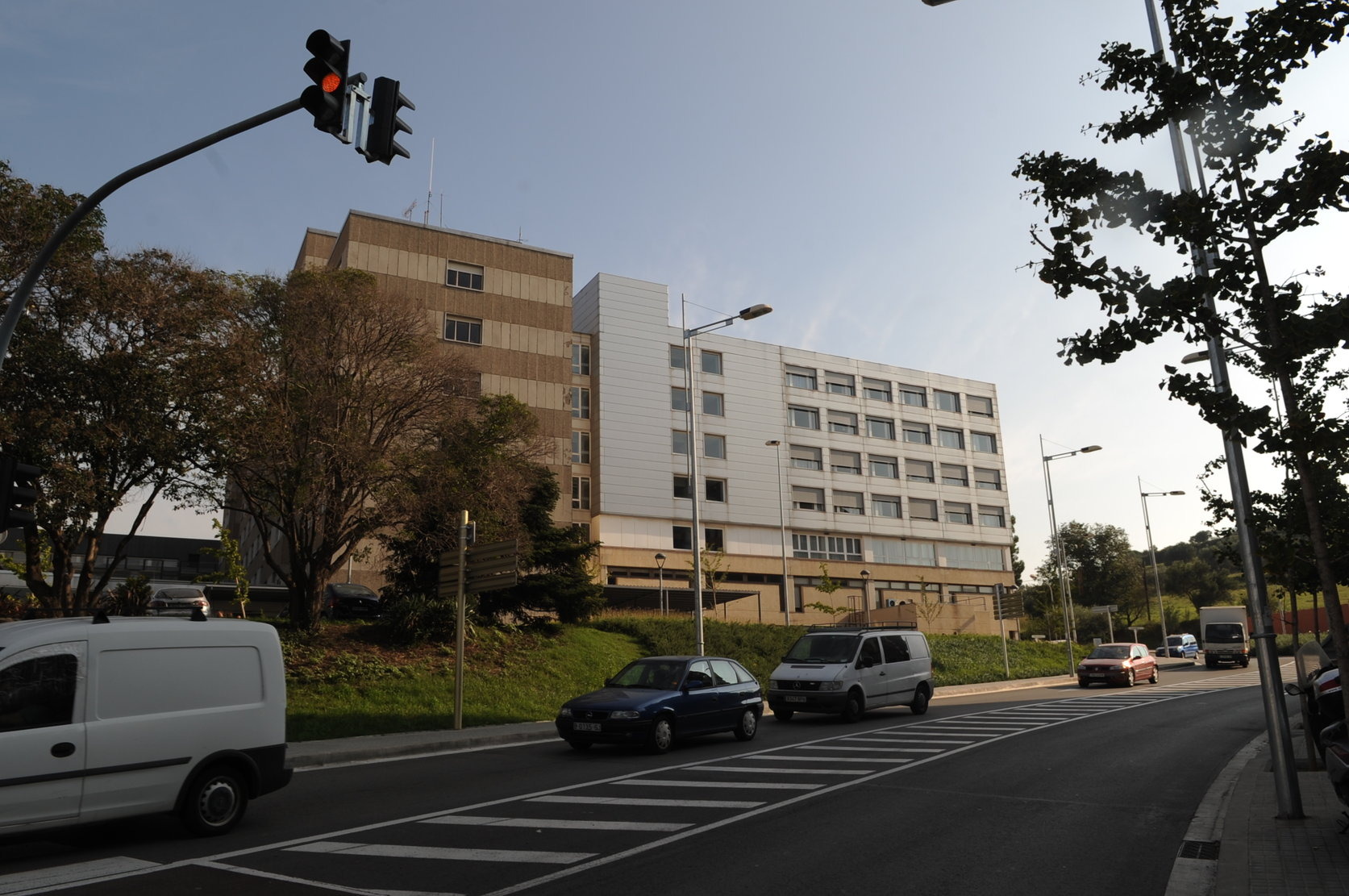 UGT afirma que un terç de la plantilla de l'Hospital té contractes parcials o amb jornada variable