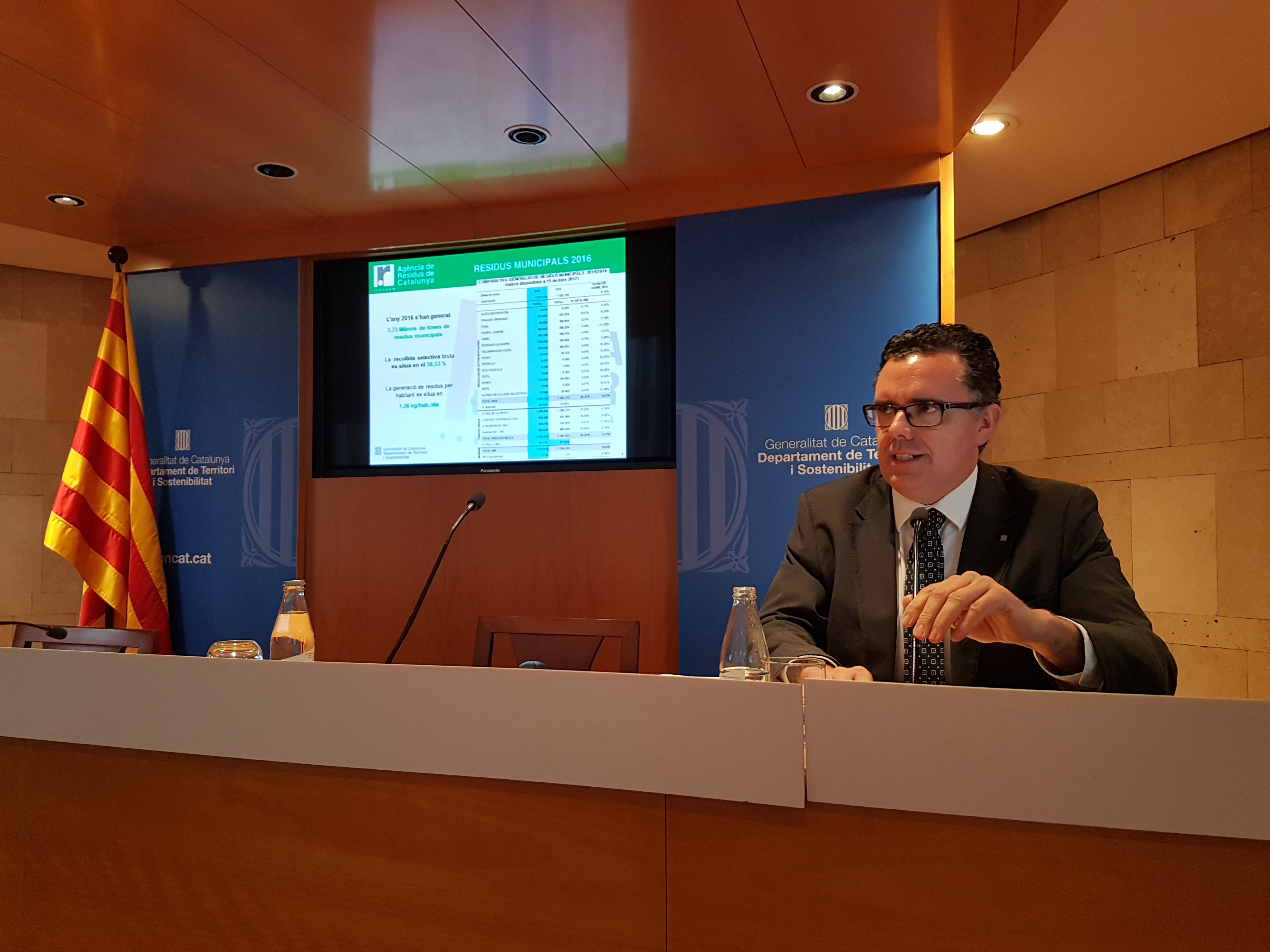 El director de l'Agència de Residus de Catalunya, Josep Maria Tost, va presentar les dades aquest dimarts