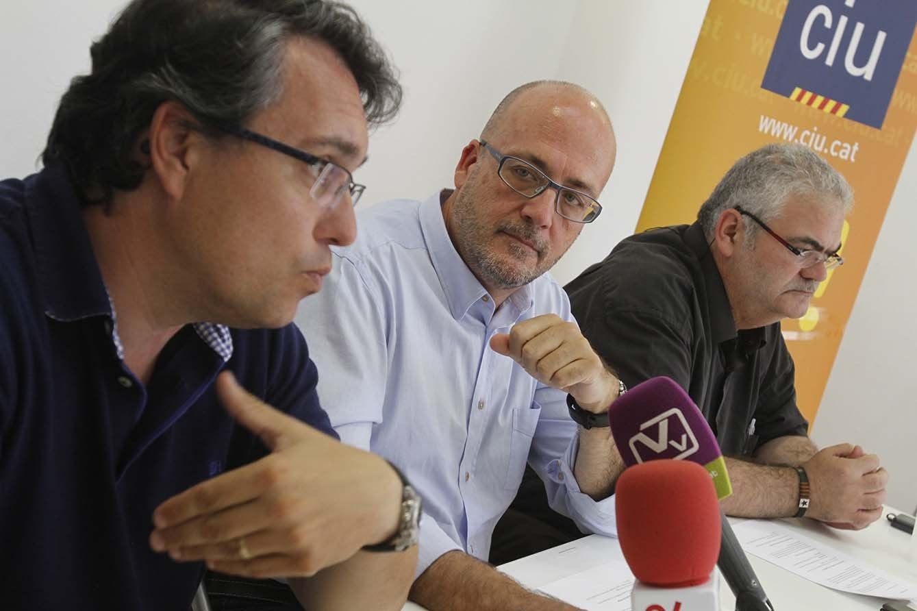 Jordi Talarn, Joan Daví i el diputat Feliu Guillaumes, en una roda de premsa del 2015