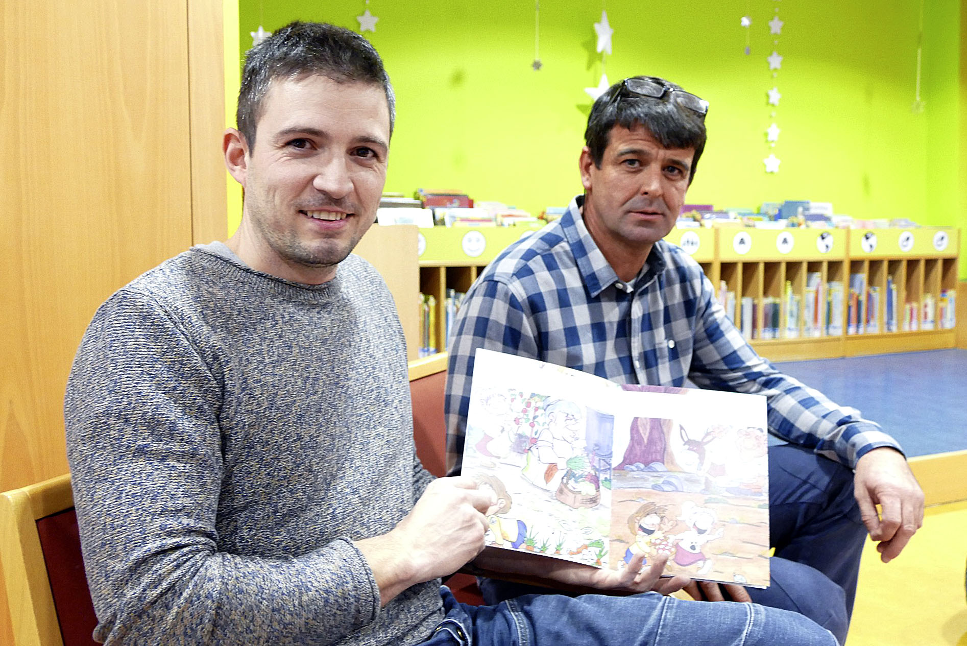 L'autor de les il·lustracions, Guillem Gonzalo i el president dels Tonis, Josep Pressegué