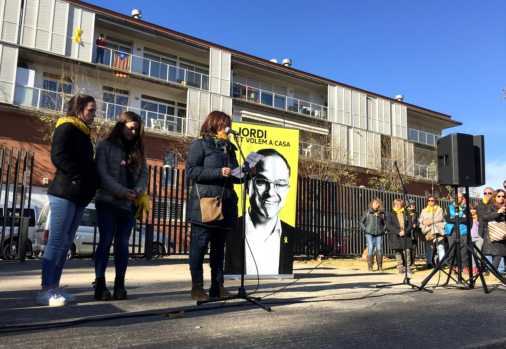 La dona i les filles de Jordi Turull van participar aquest diumenge en un acte en què es reivindicava la llibertat del conseller cessat