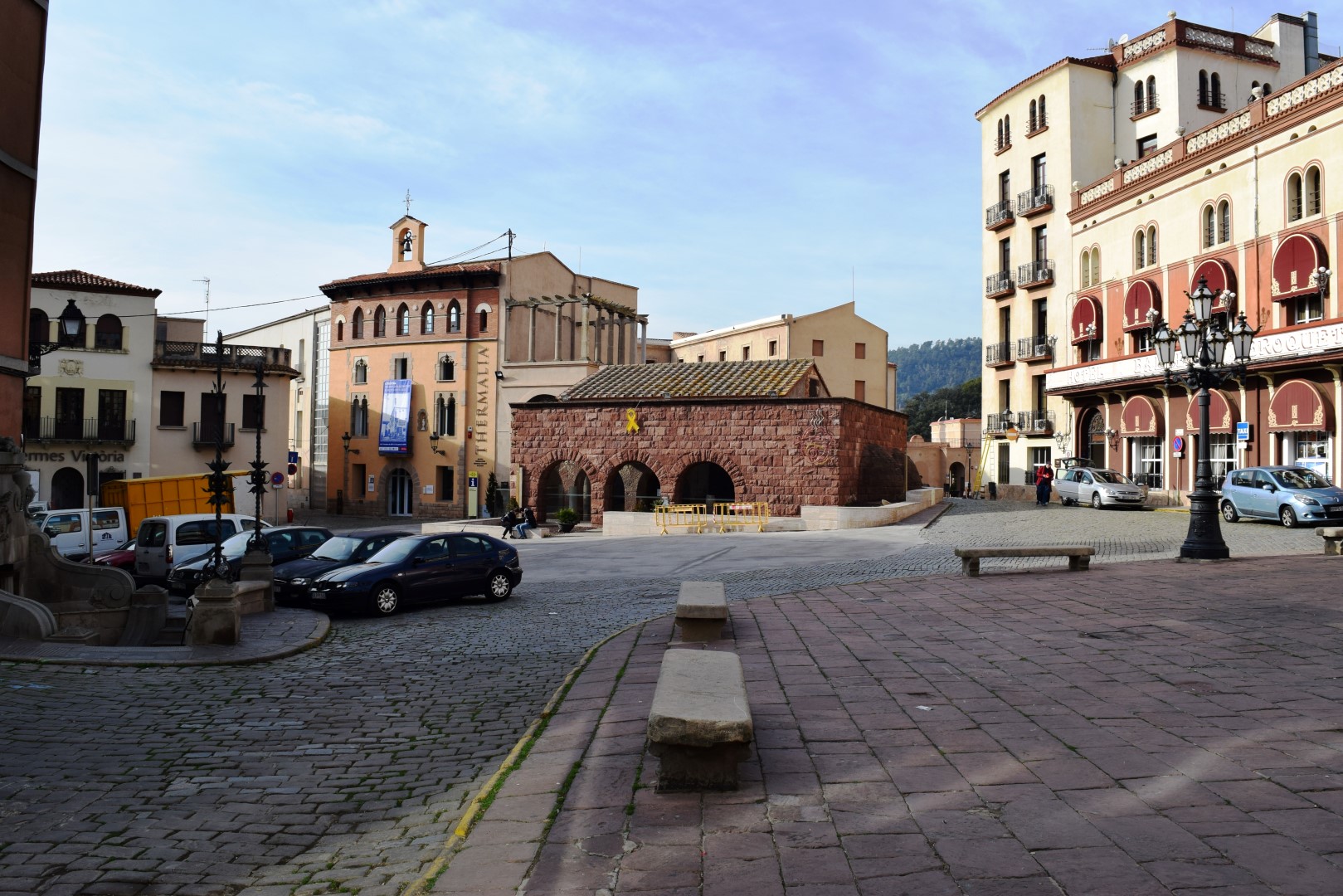 Estat actual de la plaça de la Font del Lleó, a Caldes