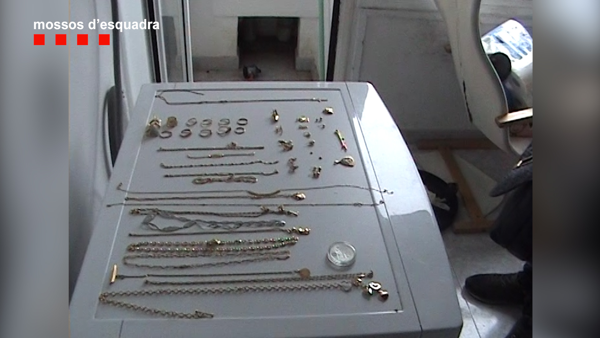 Alguns dels objectes que han recuperat els Mossos