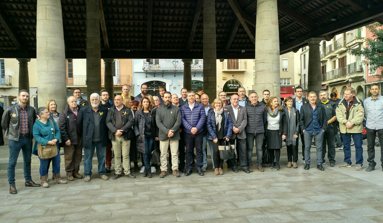 Els alcaldes i representants dels ajuntaments vallesans que han firmat el manifest