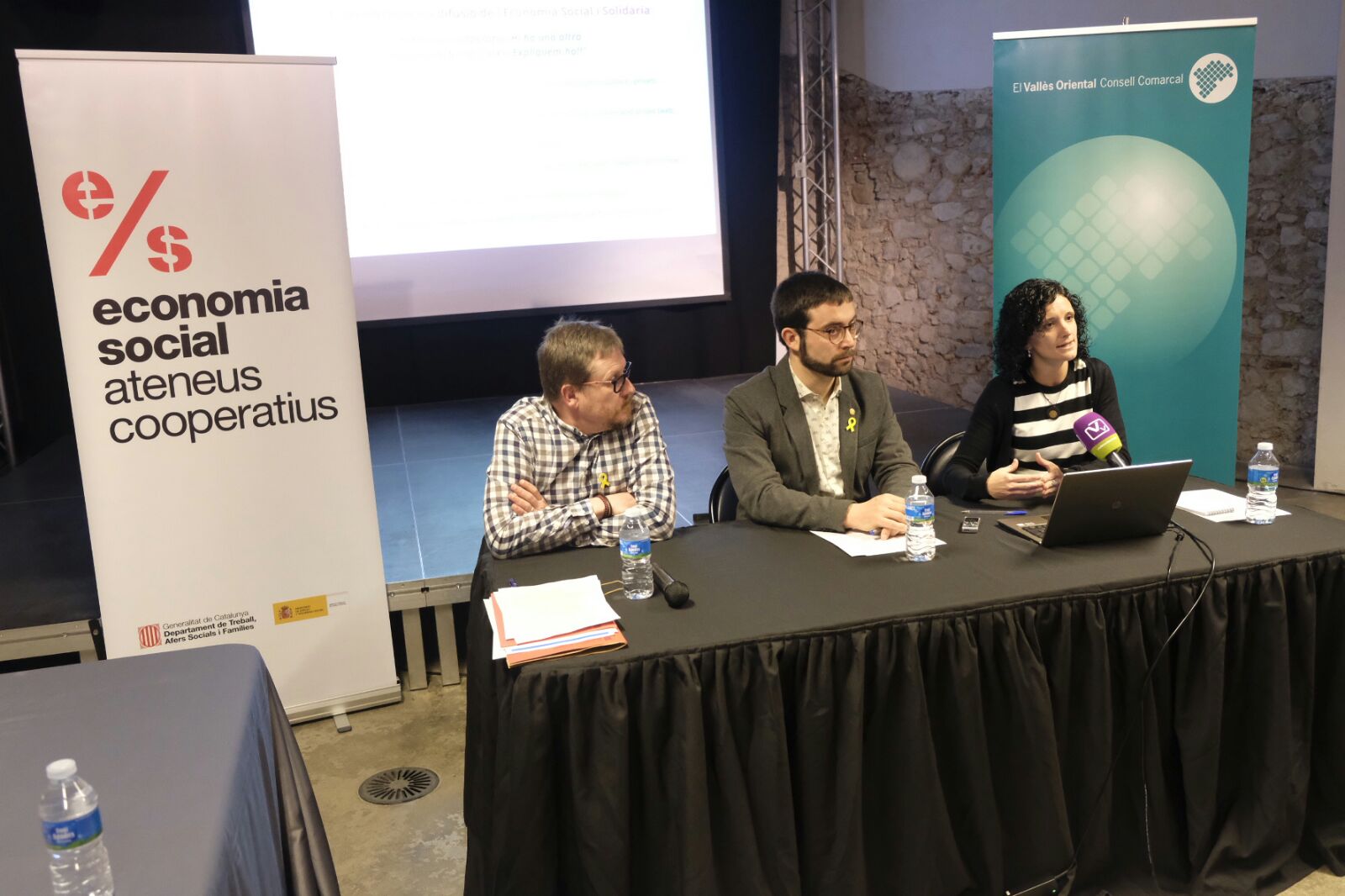 D'esquerra a dreta, Vidal, Candela i Lamata en la presentació de l'ateneu