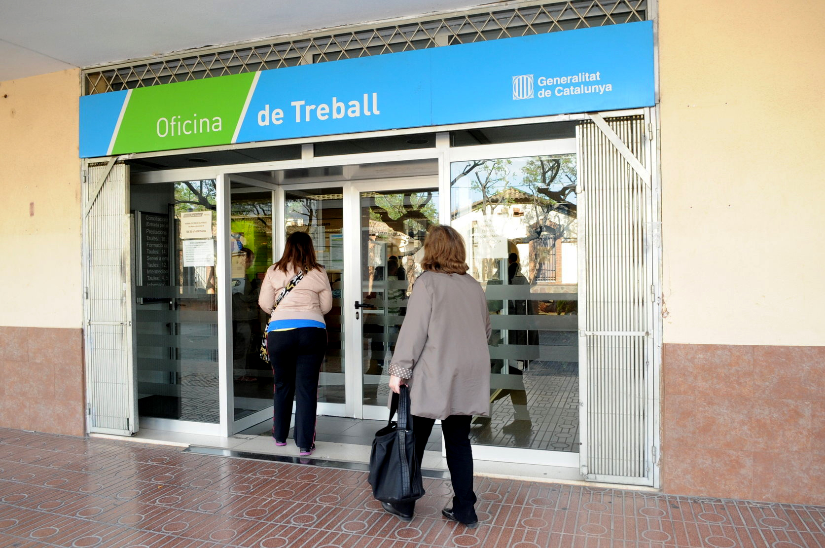 Accés a una oficina del Servei d'Ocupació de Catalunya a Granollers