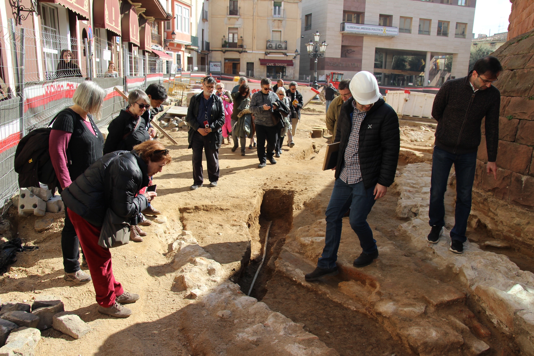 Els participants van visitar les obres de la plaça de la Font del Lleó