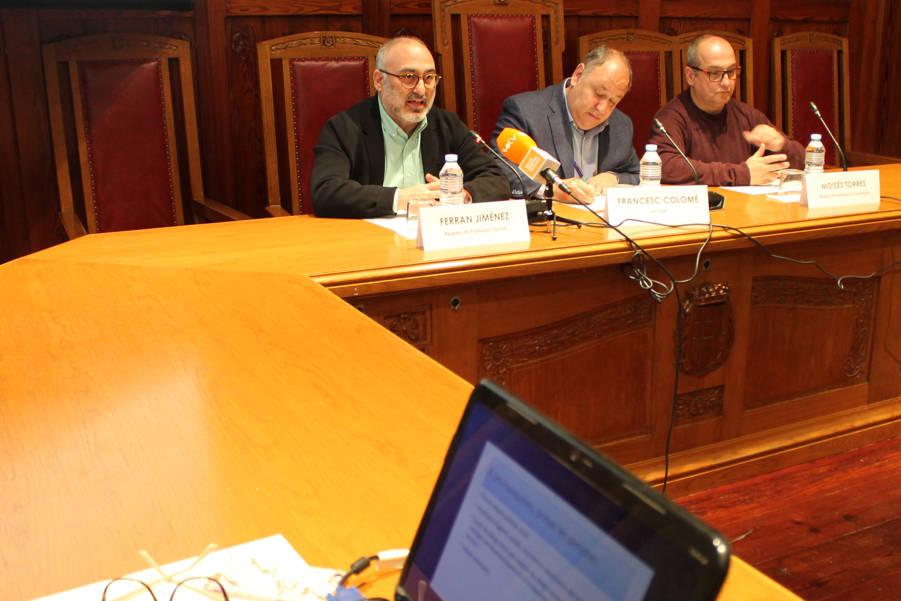 D'esquerra a dreta, Ferran Jiménez, Francesc Colomé i Moisés Torres en la presentació del pla