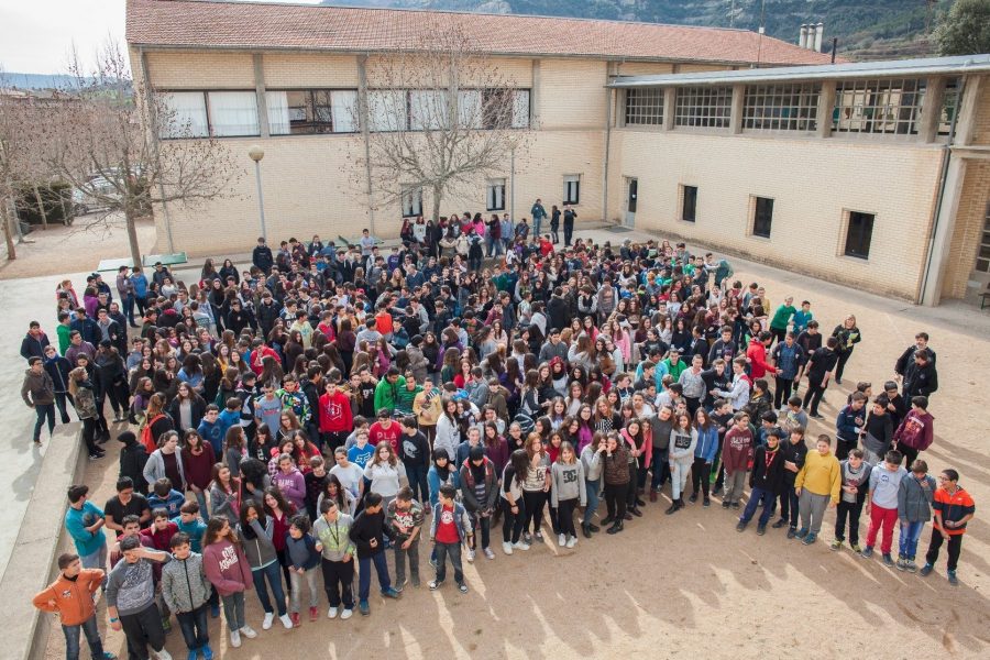 Alumnes de l'institut Pere Barnils, de Centelles, en una imatge del 2016, quan el centre celebrava els seus 25 anys