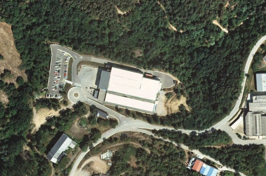 Imatge aèria de les actuals instal·lacions de la fàbrica a Seva