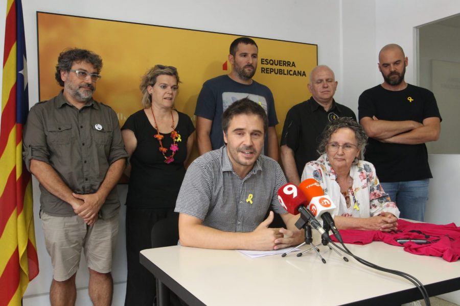 Ballana ho ha anunciat acompanyat de la resta de regidors i de la presidenta de la secció local, Rosa Altimiras